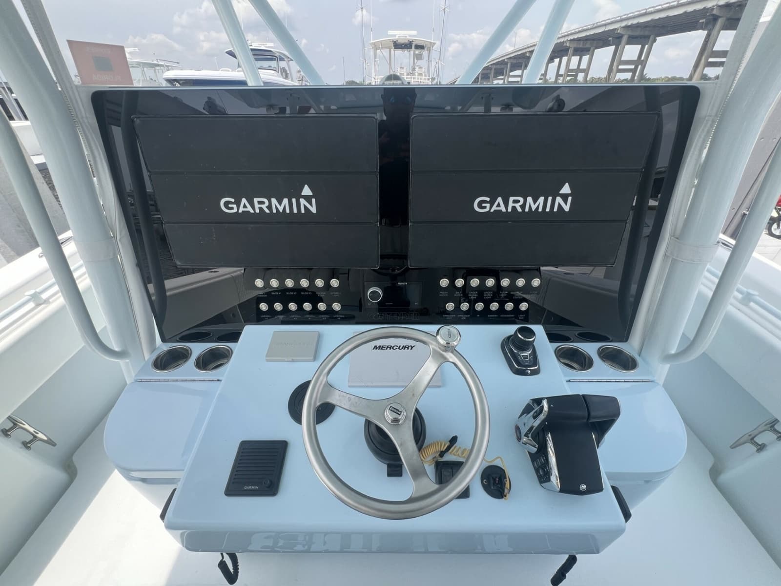 2023 Contender Center Console - Photo 8