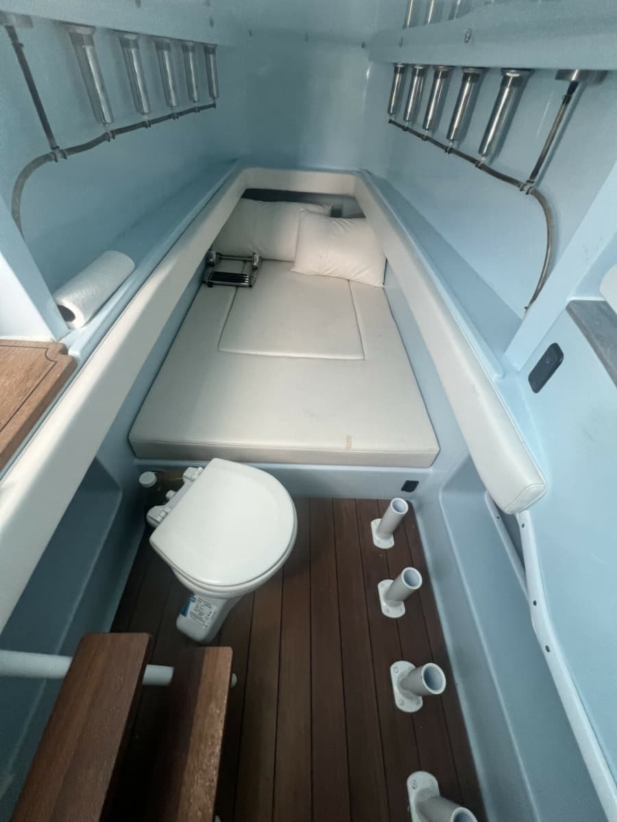 2023 Contender Center Console - Photo 12