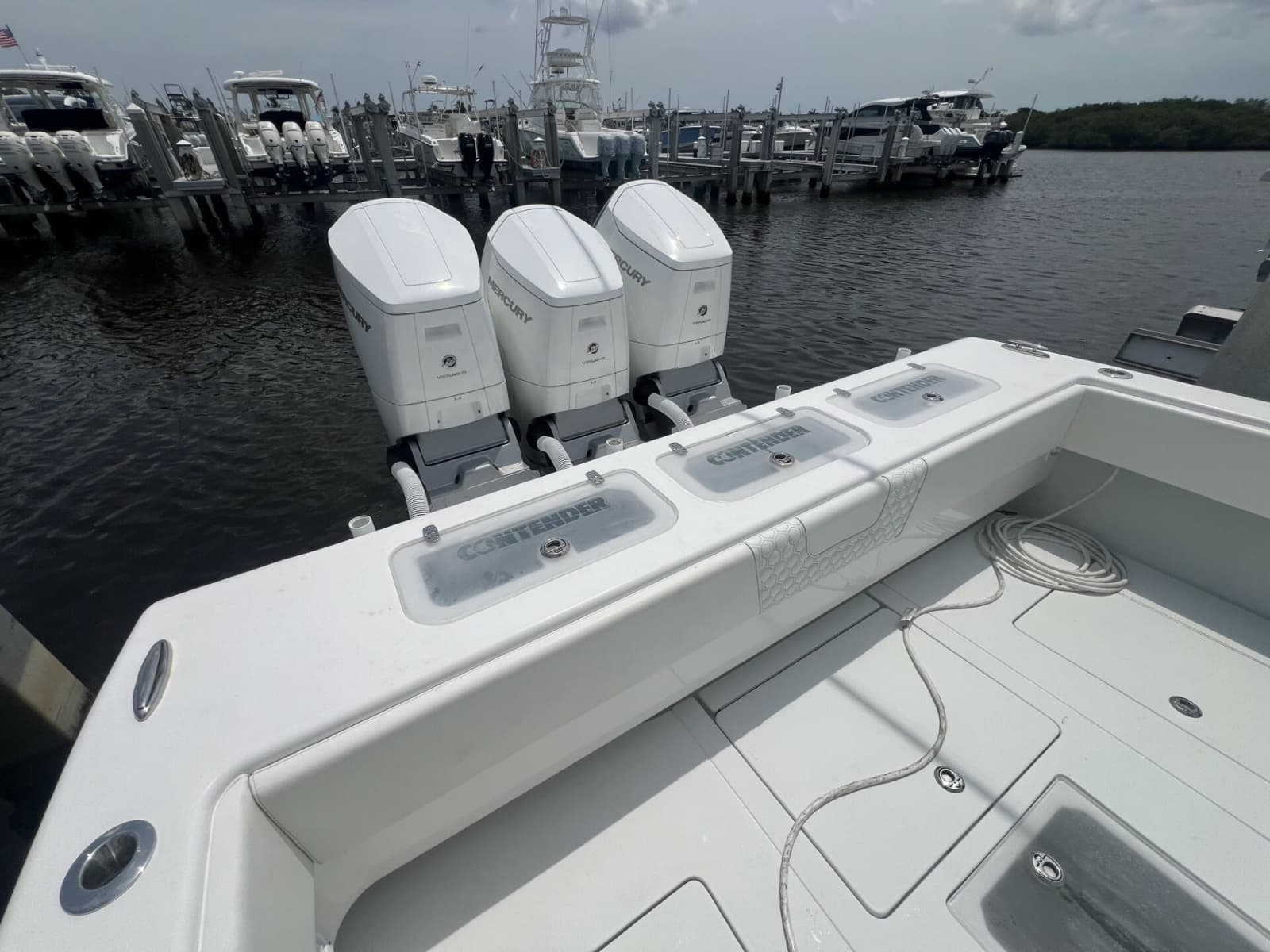2023 Contender Center Console - Photo 10