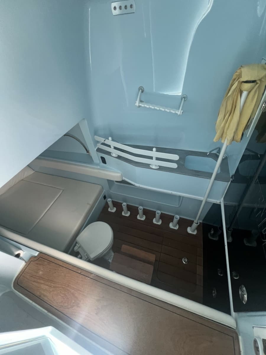 2023 Contender Center Console - Photo 11