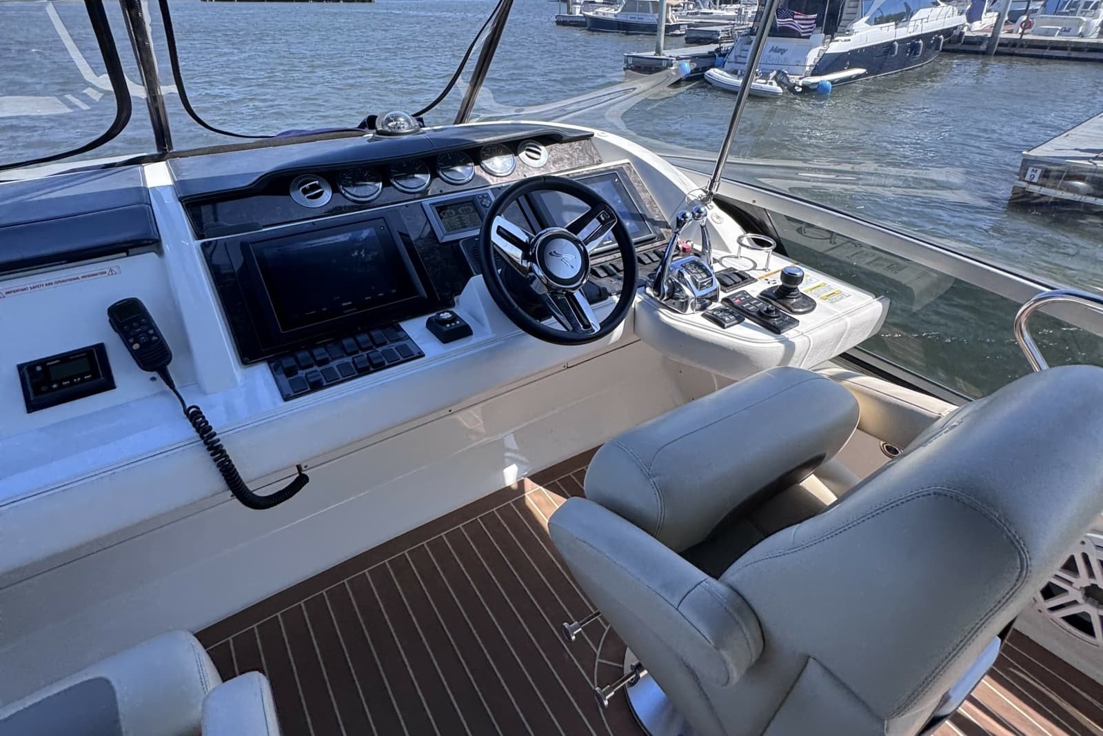 2012 Sea Ray 450 Sedan Bridge - Photo 8