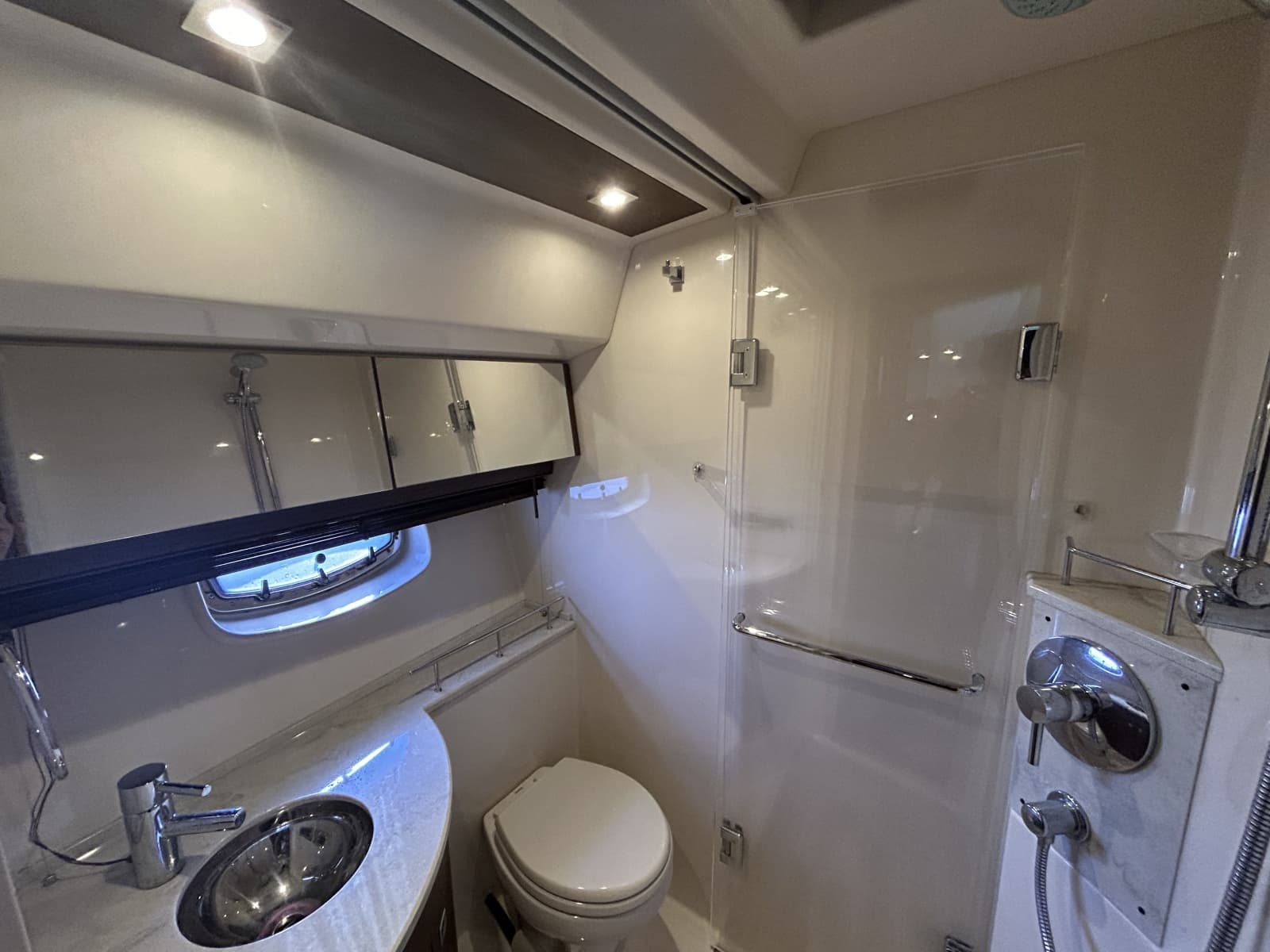 2012 Sea Ray 450 Sedan Bridge - Photo 15