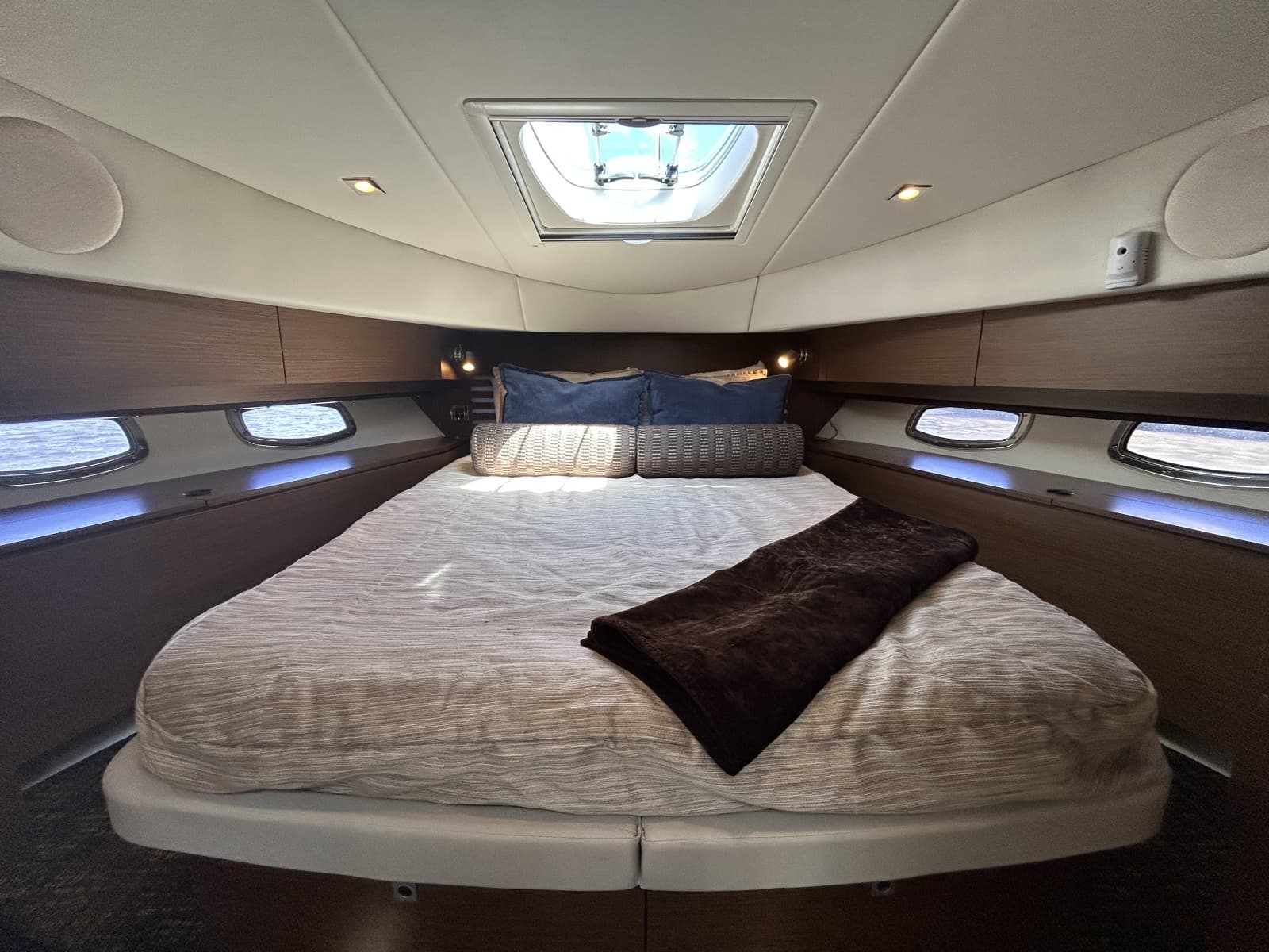 2012 Sea Ray 450 Sedan Bridge - Photo 14