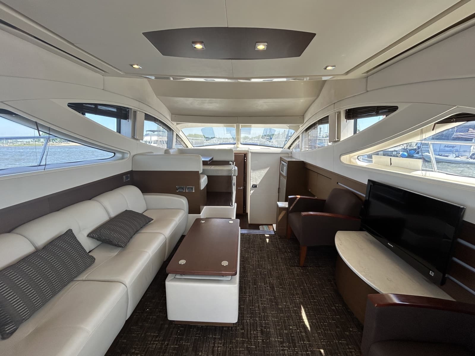 2012 Sea Ray 450 Sedan Bridge - Photo 10