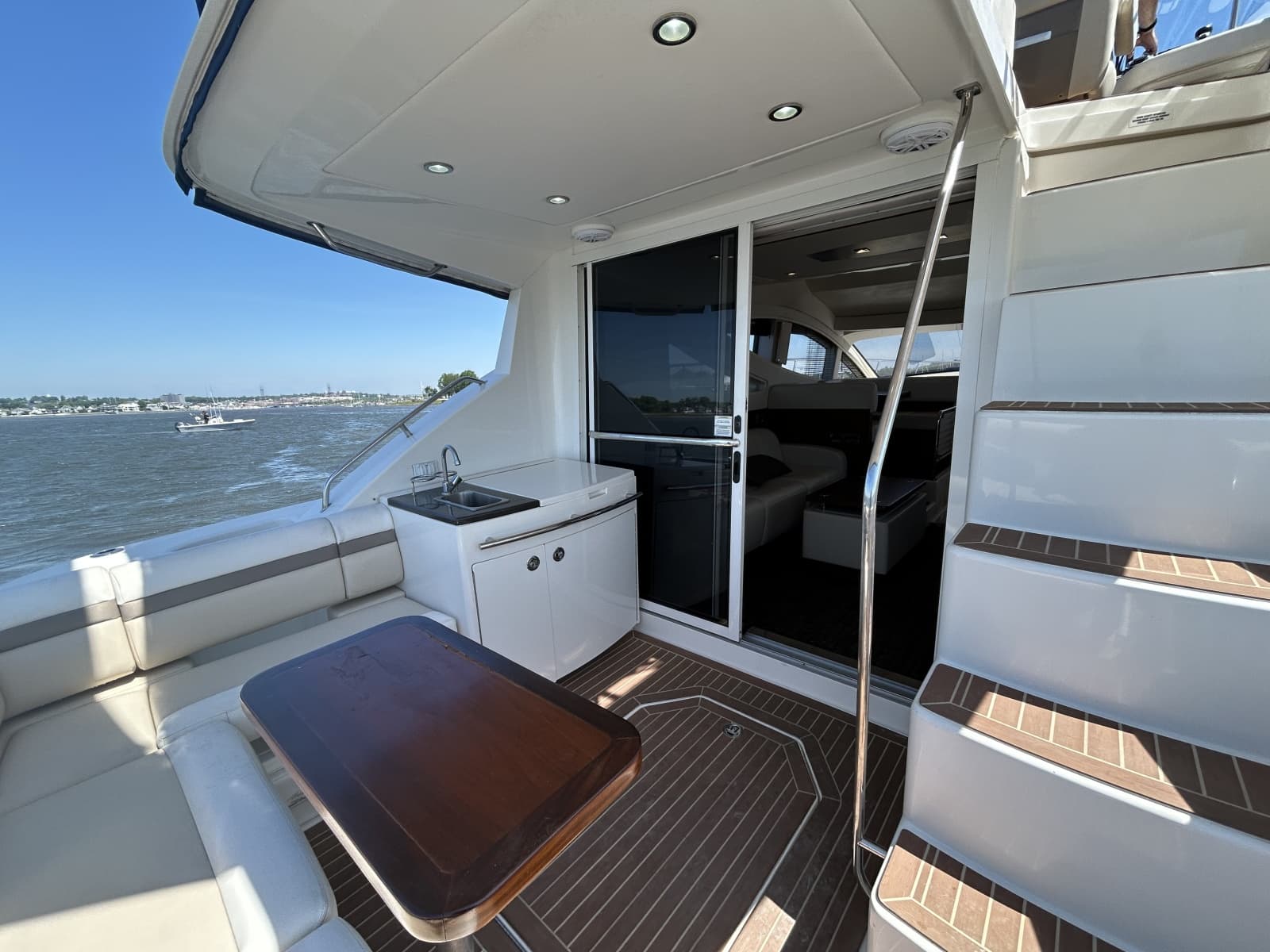 2012 Sea Ray 450 Sedan Bridge - Photo 4