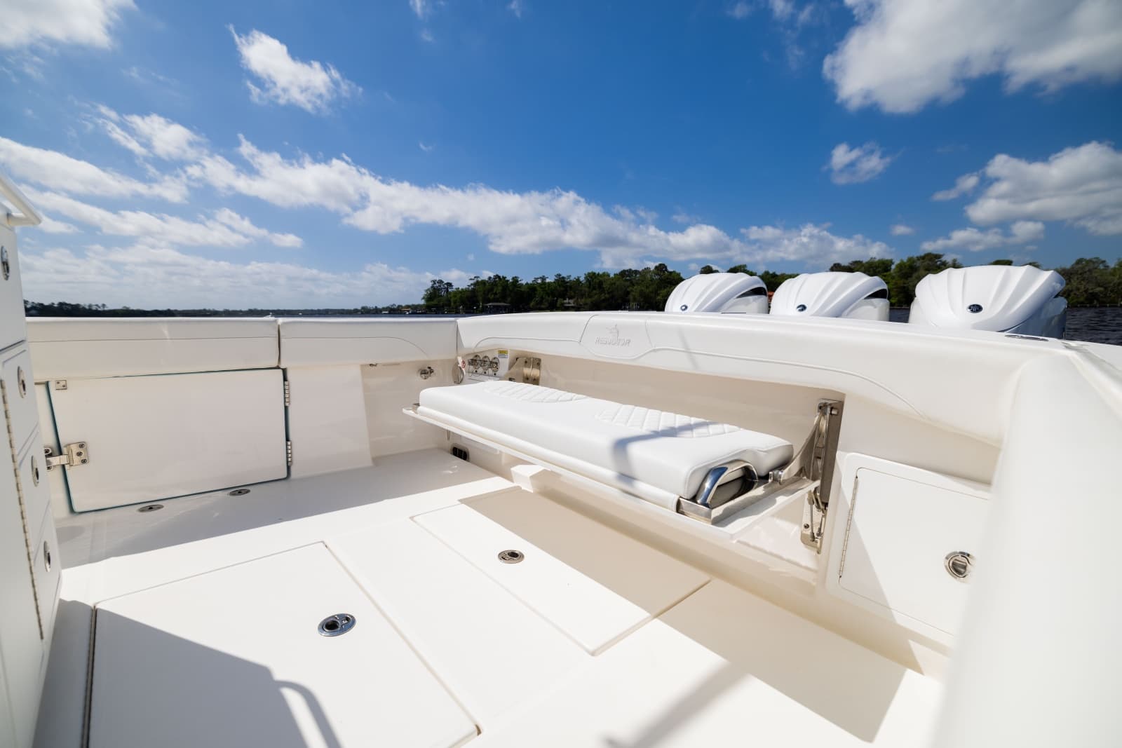 2024 Regulator 34 - Photo 41