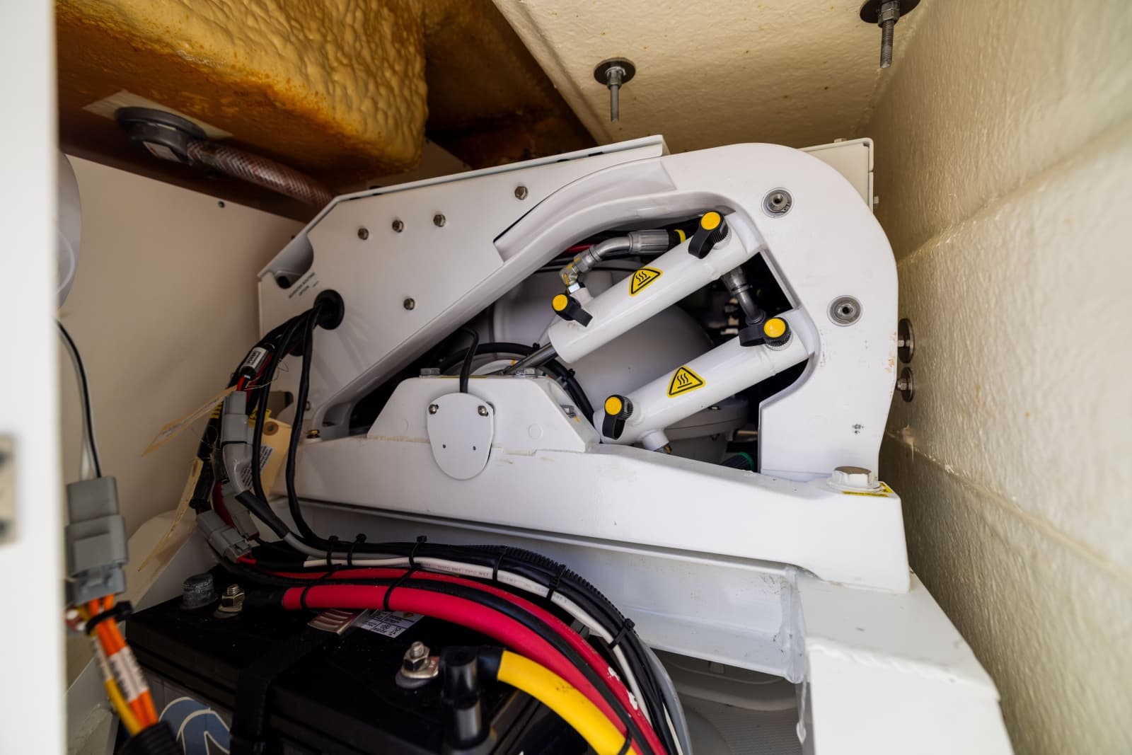 2024 Regulator 34 - Photo 49