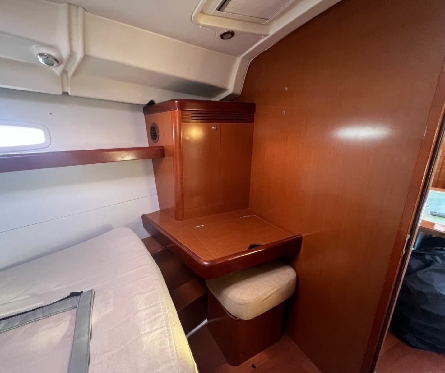 2011 Beneteau Oceanis 40 - Photo 16