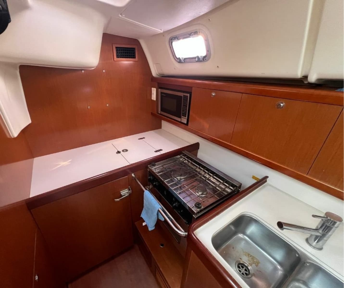 2011 Beneteau Oceanis 40 - Photo 14