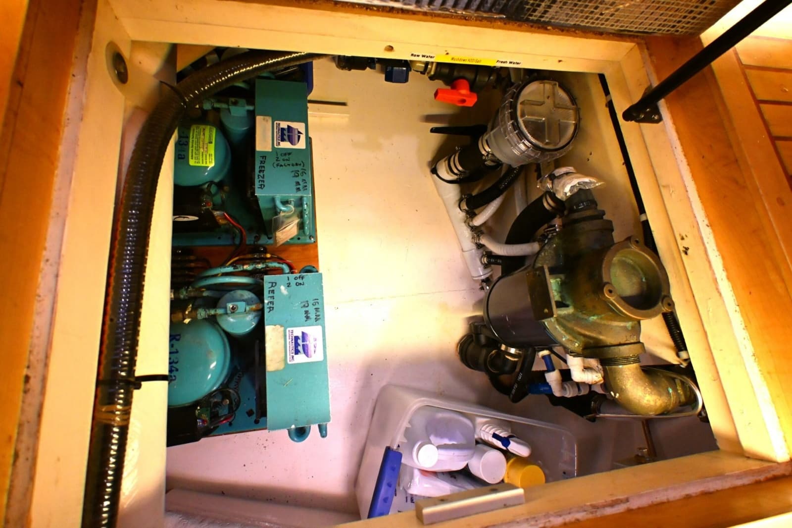 2006 Waterline 50 - Photo 86