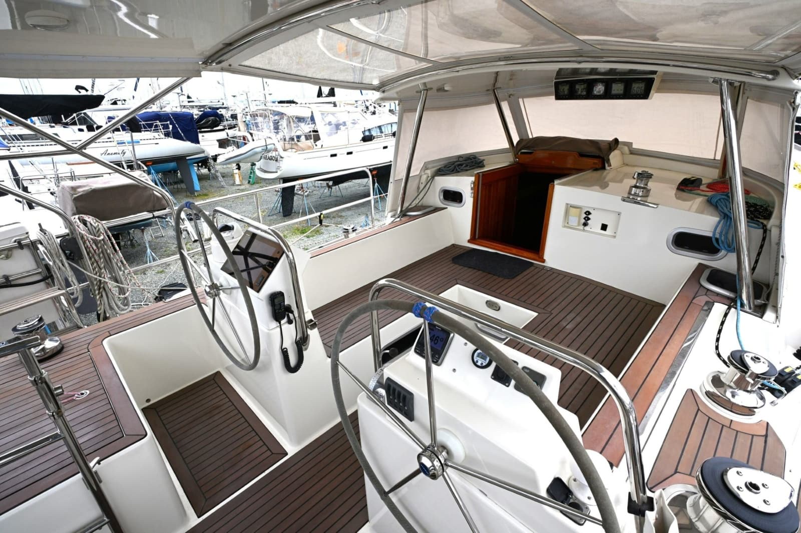 2006 Waterline 50 - Photo 4