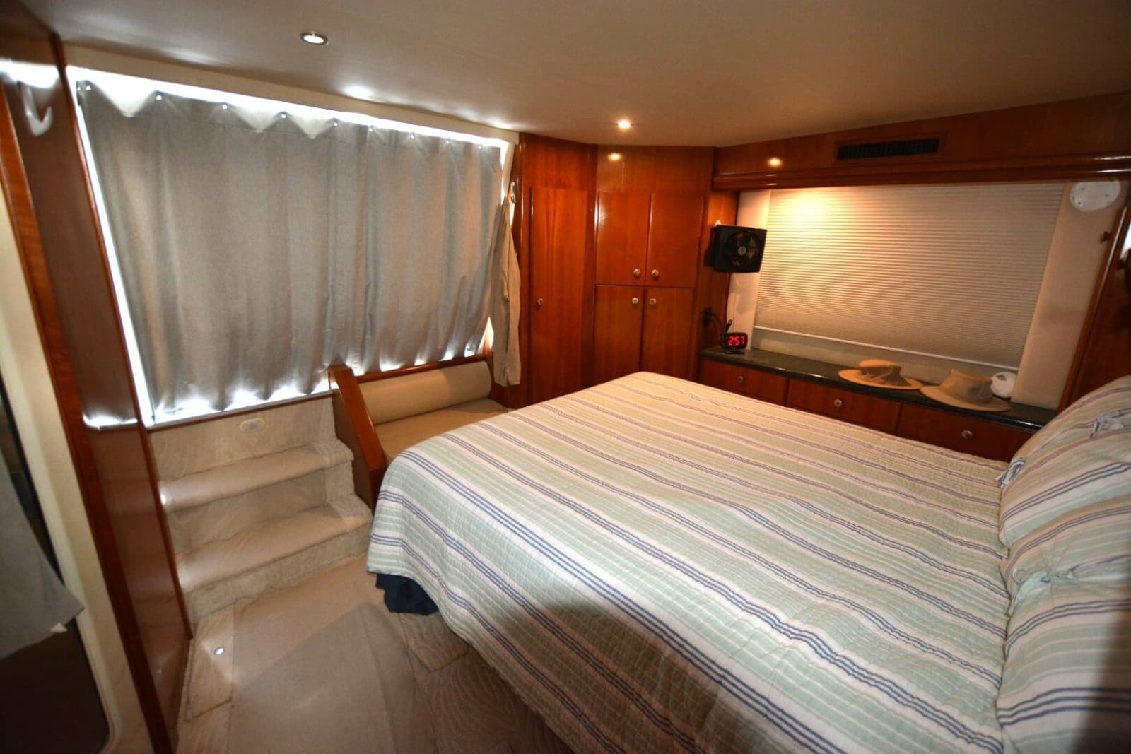 2000 Carver 504 Cockpit Motoryacht - Photo 17