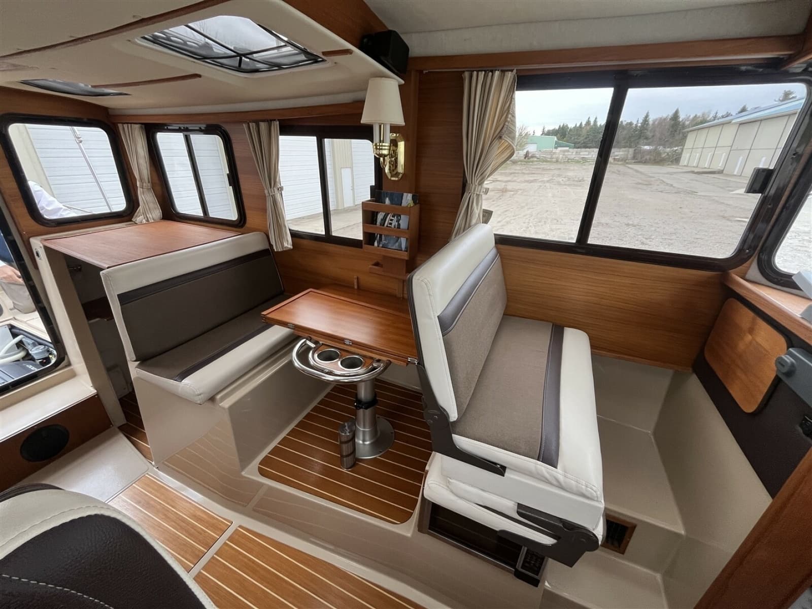 2015 Ranger Tugs R-27 - Photo 13