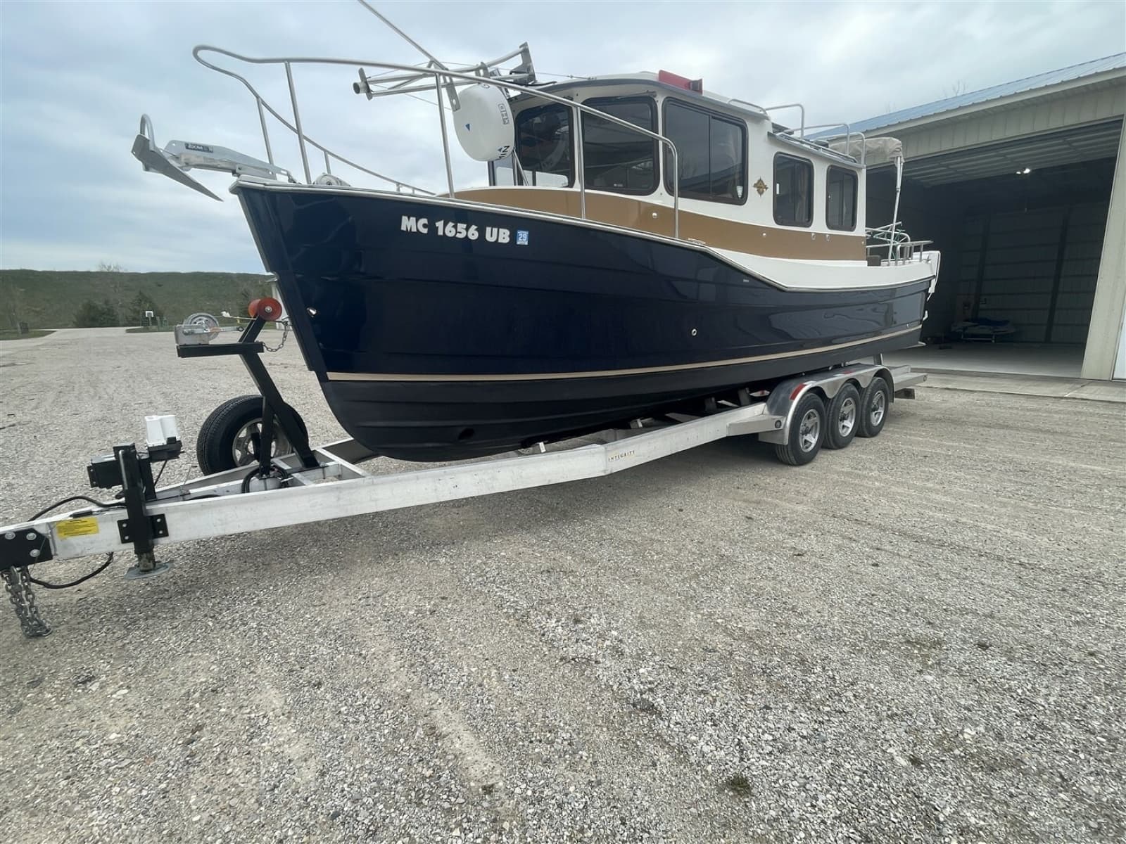 2015 Ranger Tugs R-27 - Photo 2