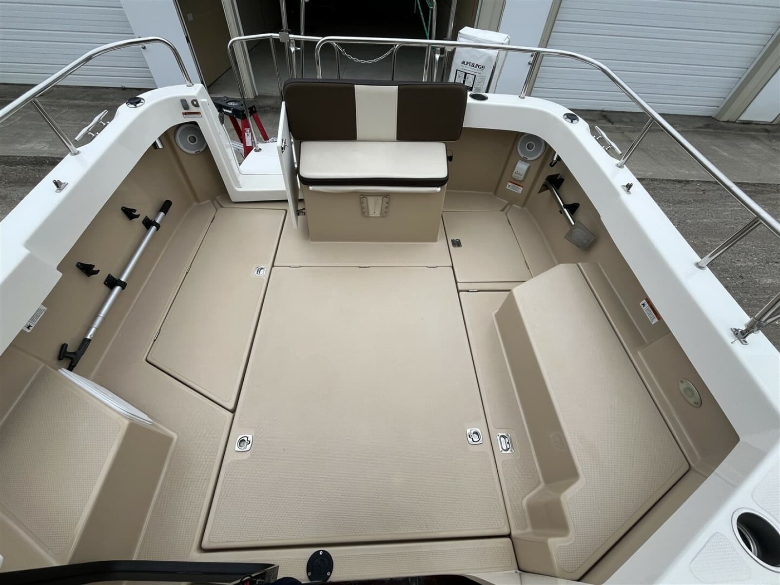 2015 Ranger Tugs R-27 - Photo 6