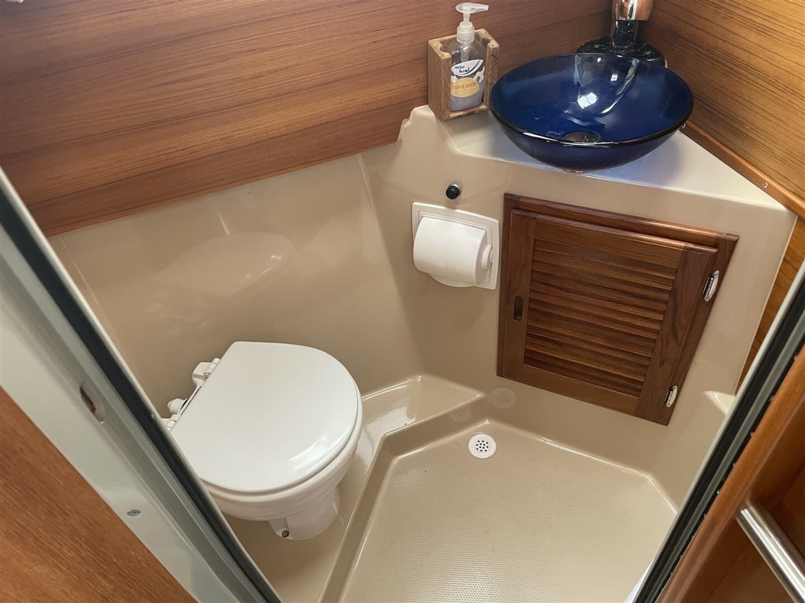 2015 Ranger Tugs R-27 - Photo 17