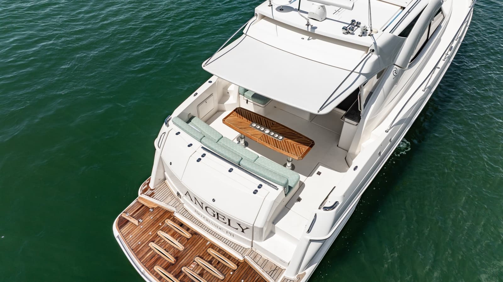 2016 Riviera 5000 Sport Yacht - Photo 21