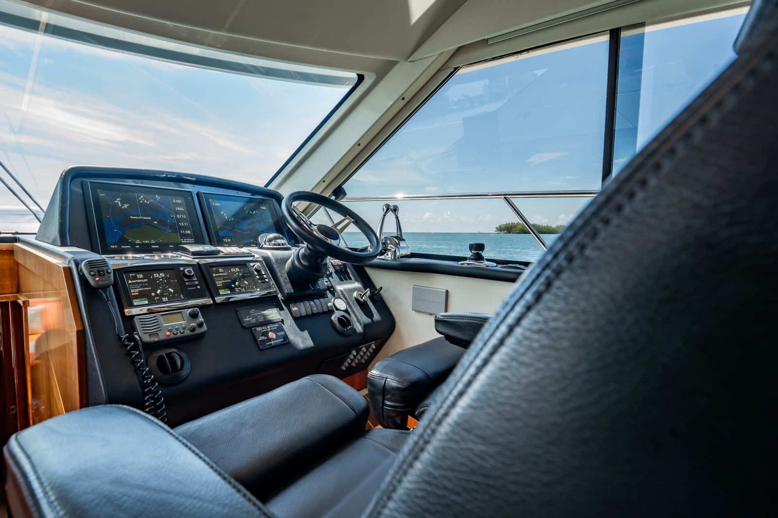 2016 Riviera 5000 Sport Yacht - Photo 59