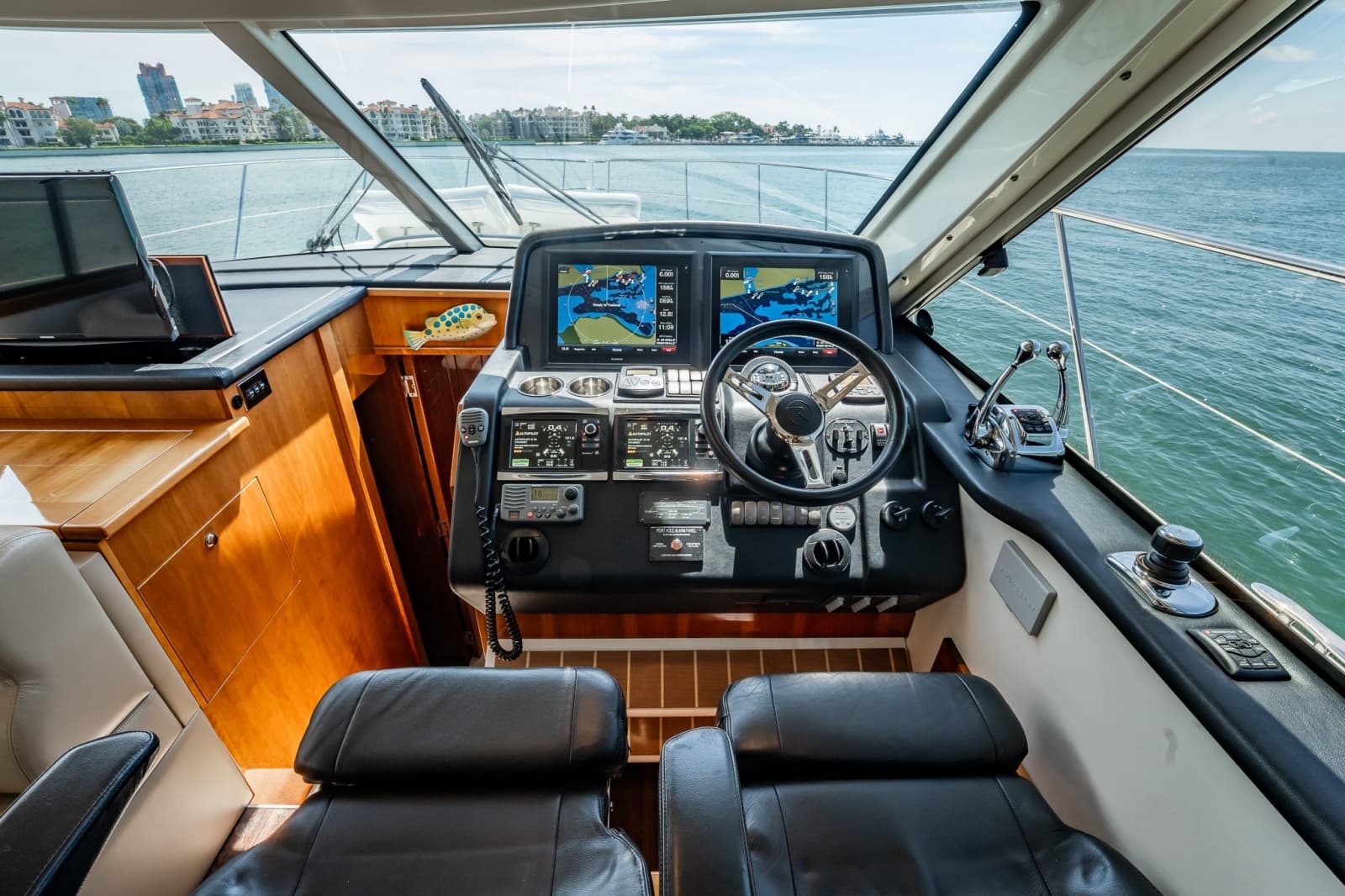 2016 Riviera 5000 Sport Yacht - Photo 49