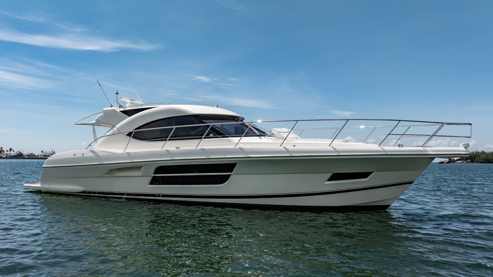 2016 Riviera 5000 Sport Yacht - Photo 16