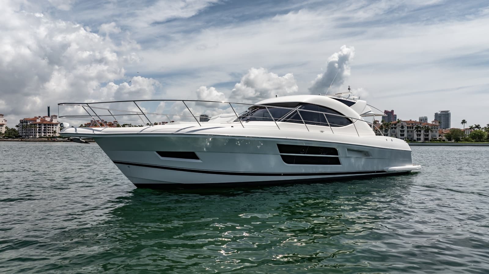 2016 Riviera 5000 Sport Yacht - Photo 10