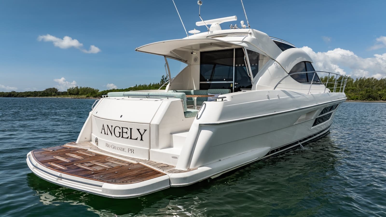 2016 Riviera 5000 Sport Yacht - Photo 22