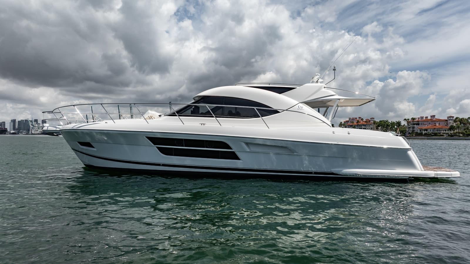 2016 Riviera 5000 Sport Yacht - Photo 9