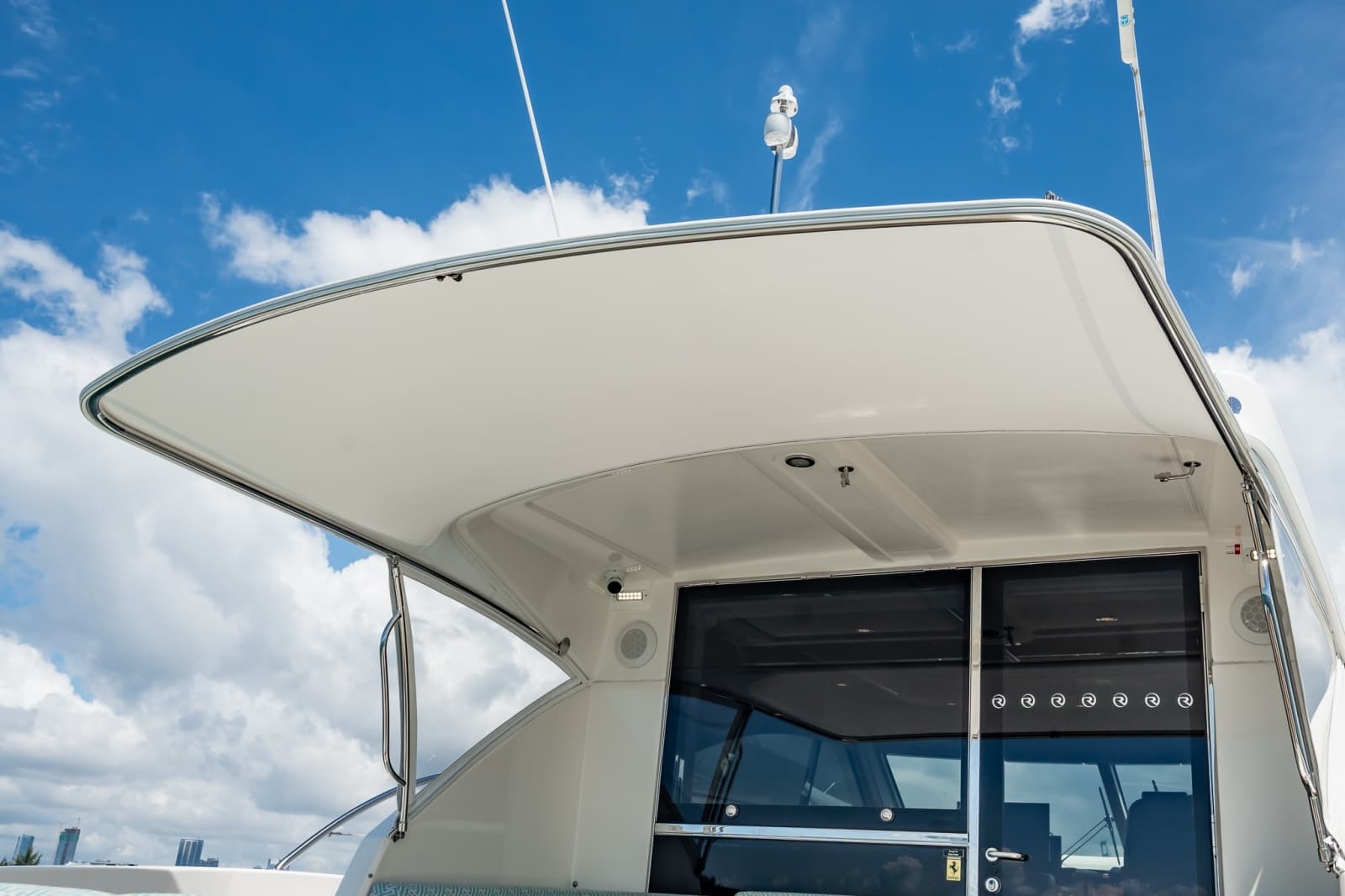 2016 Riviera 5000 Sport Yacht - Photo 40