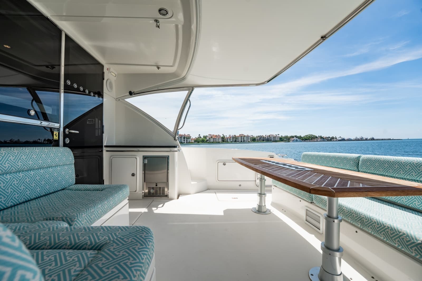 2016 Riviera 5000 Sport Yacht - Photo 37