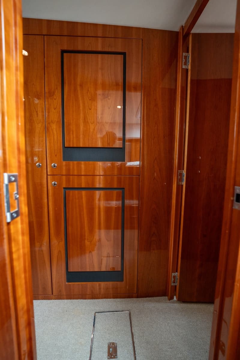 2016 Riviera 5000 Sport Yacht - Photo 76