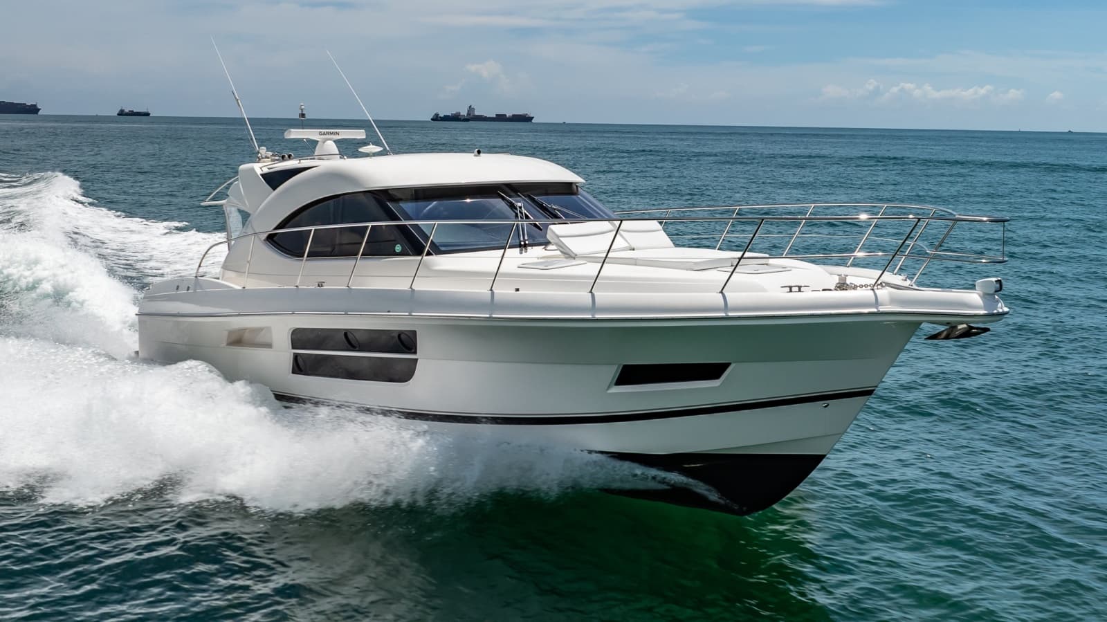 2016 Riviera 5000 Sport Yacht - Photo 15