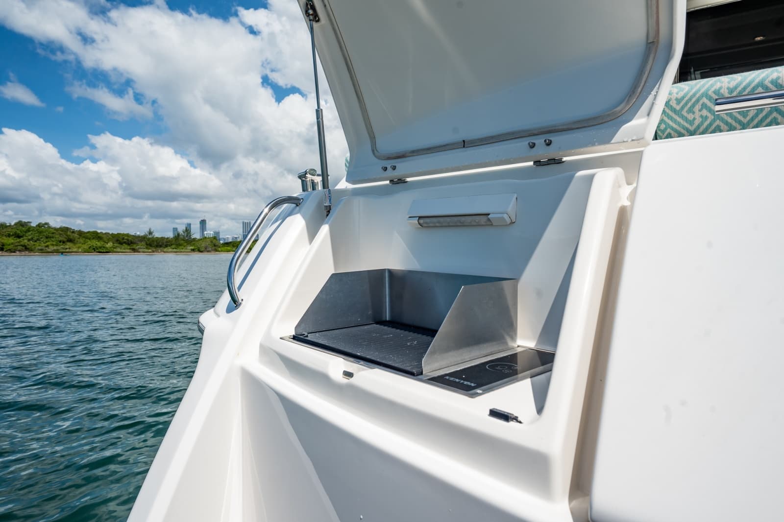 2016 Riviera 5000 Sport Yacht - Photo 41