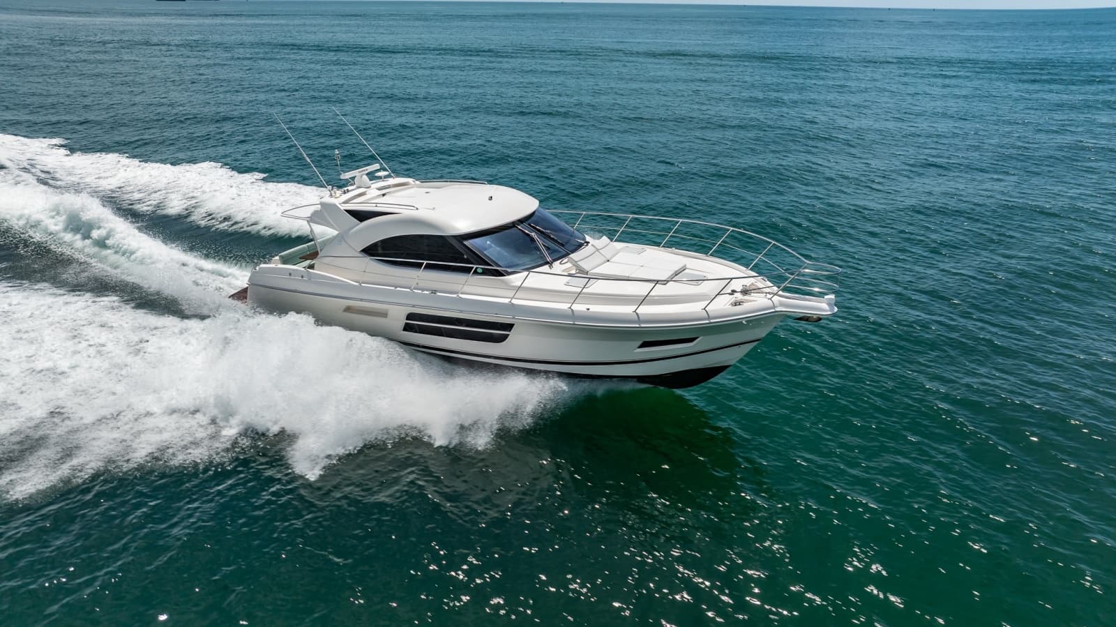 2016 Riviera 5000 Sport Yacht - Photo 14