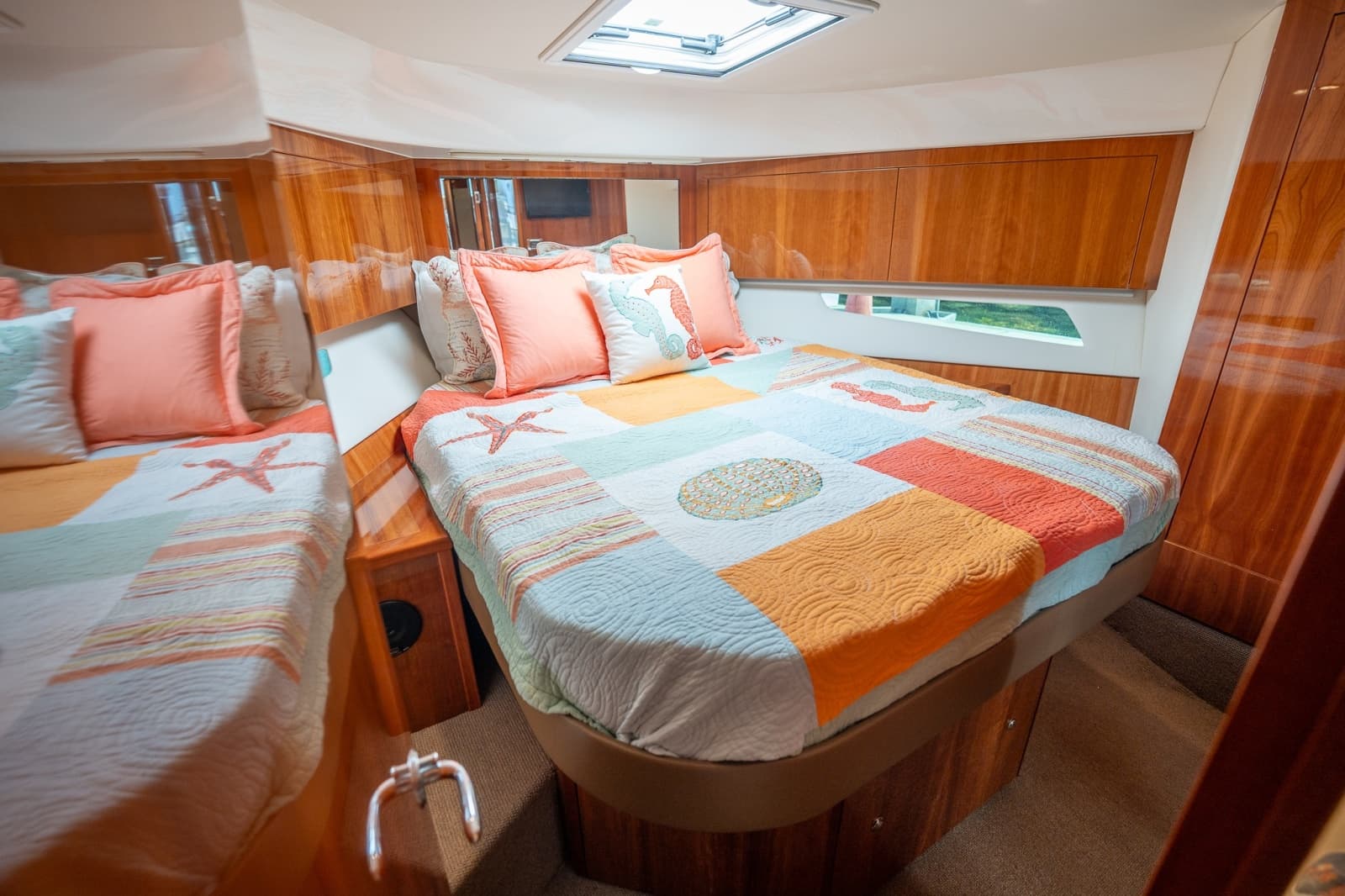 2016 Riviera 5000 Sport Yacht - Photo 86
