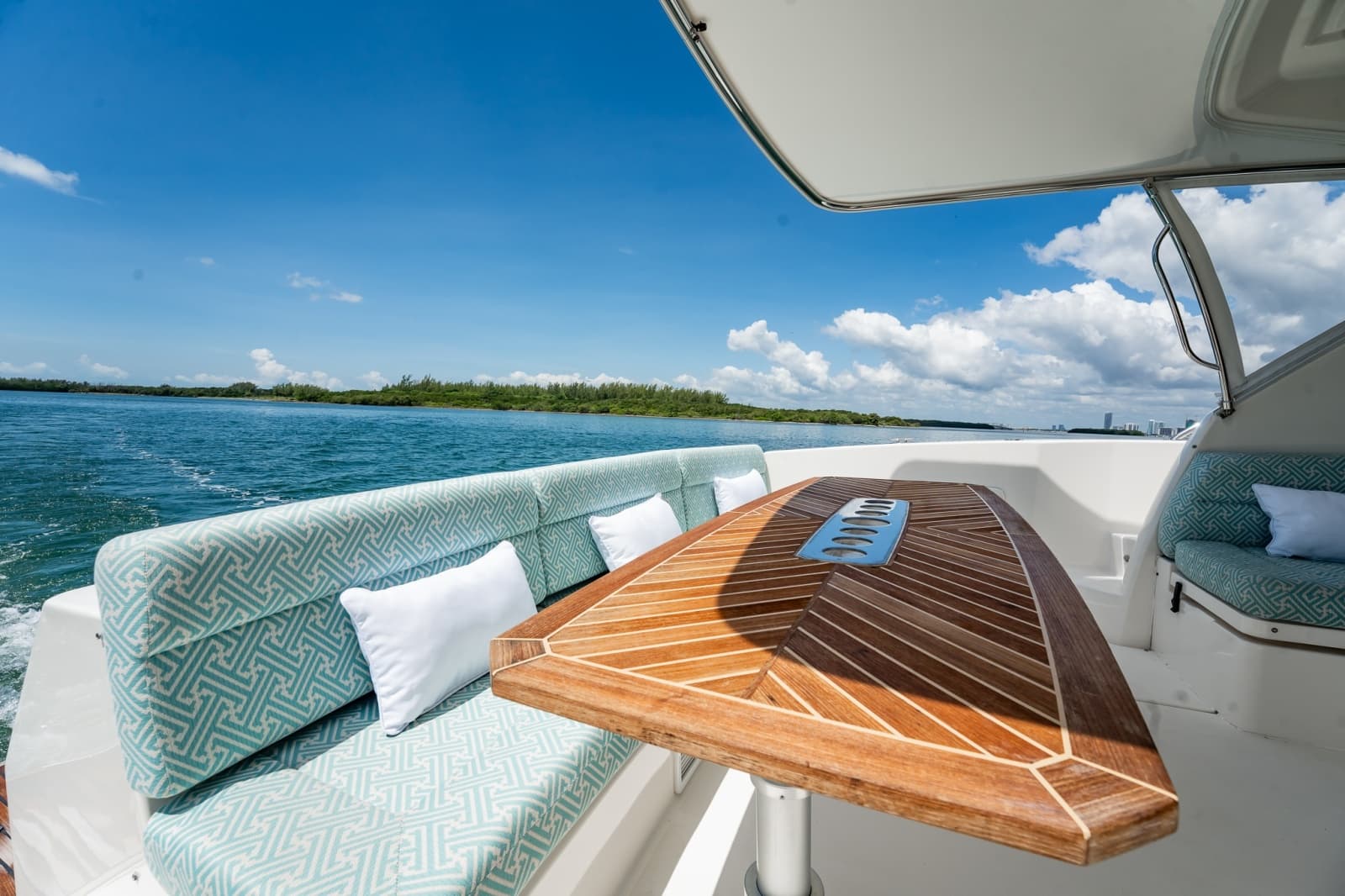2016 Riviera 5000 Sport Yacht - Photo 44