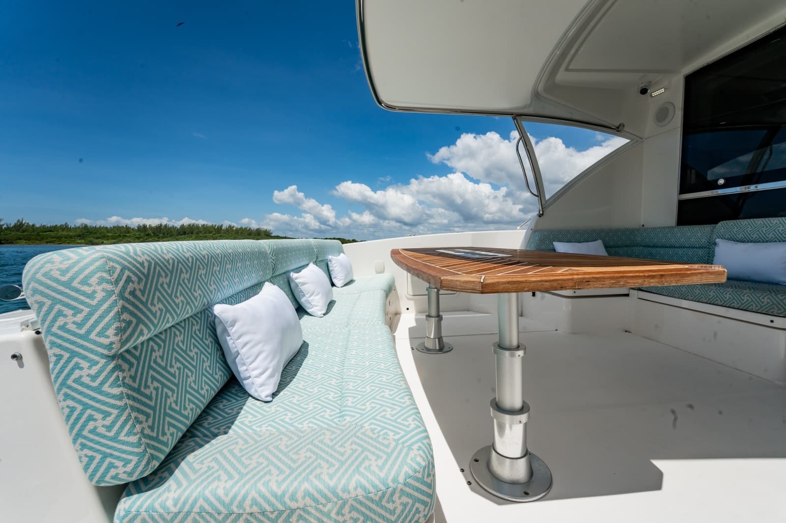 2016 Riviera 5000 Sport Yacht - Photo 27