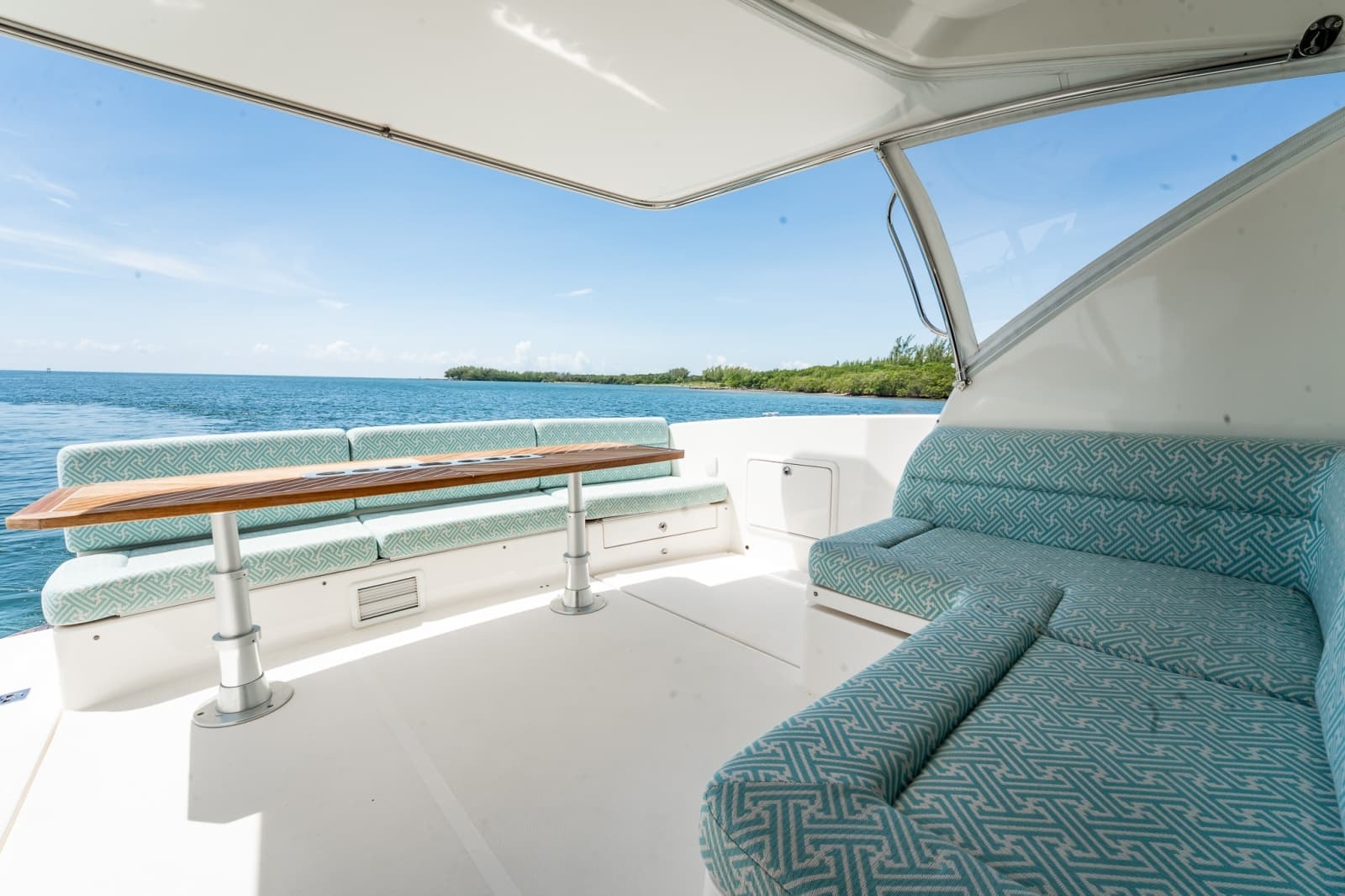 2016 Riviera 5000 Sport Yacht - Photo 35