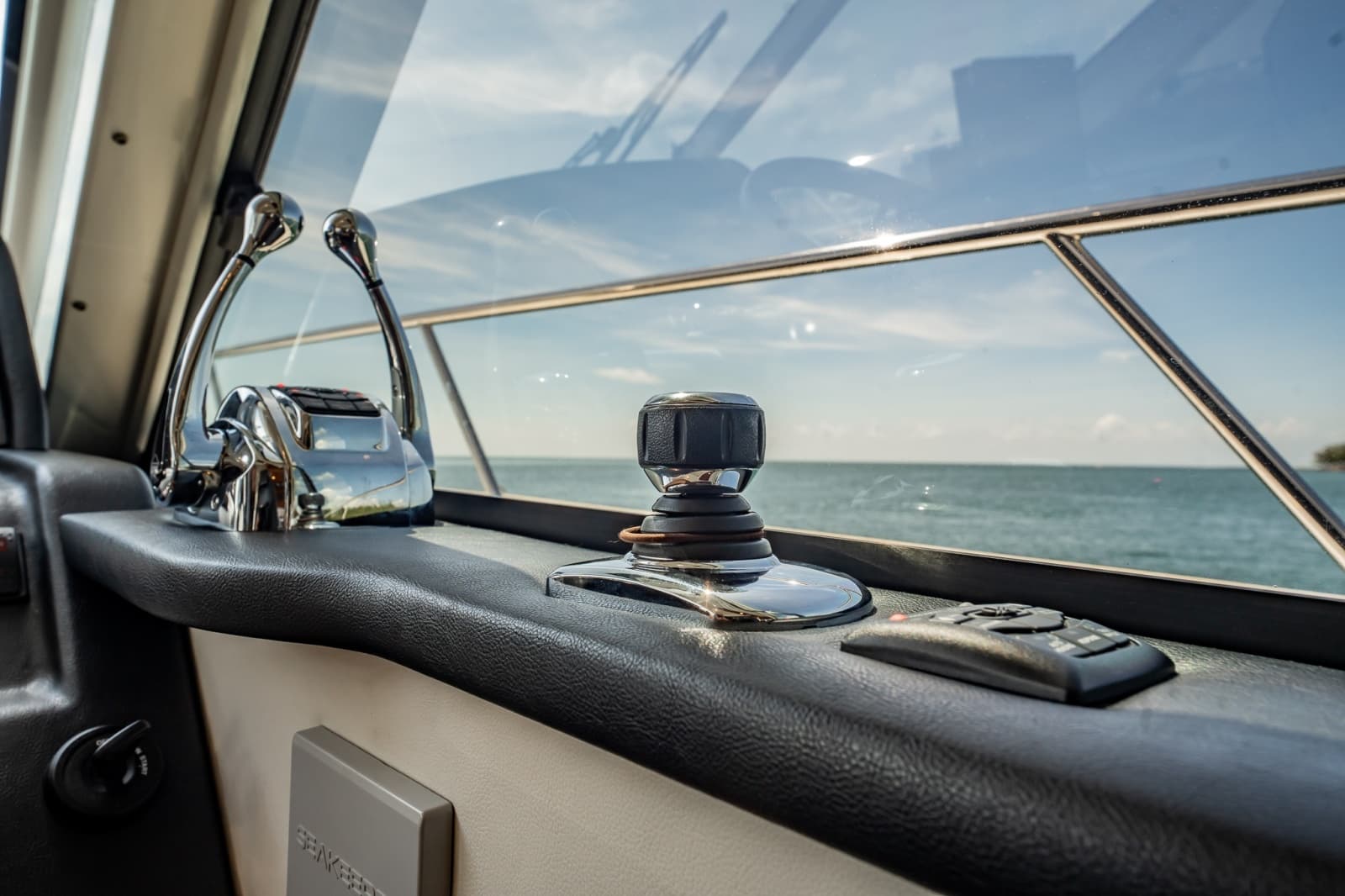 2016 Riviera 5000 Sport Yacht - Photo 46