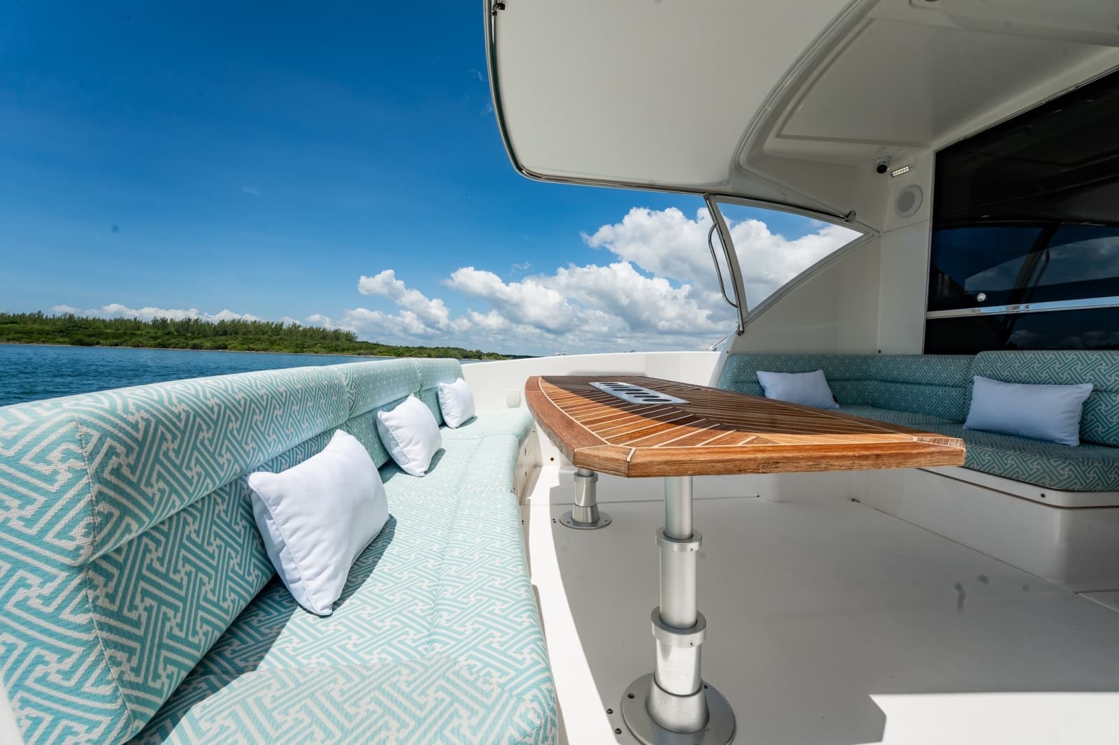 2016 Riviera 5000 Sport Yacht - Photo 45