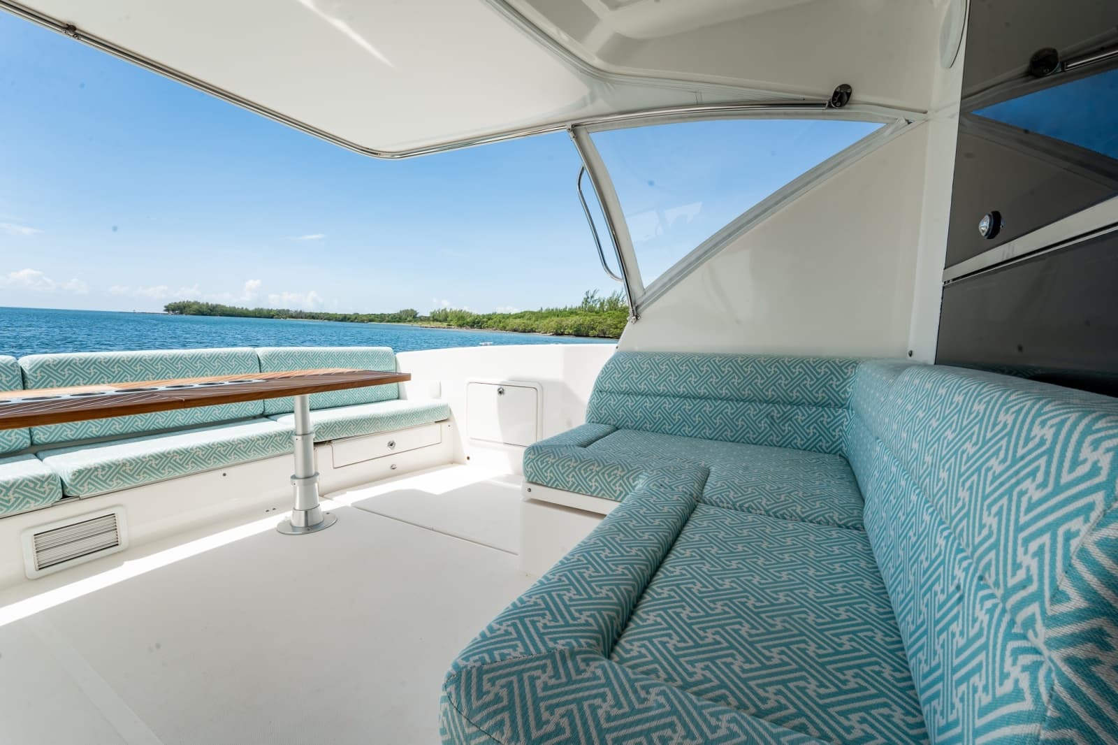 2016 Riviera 5000 Sport Yacht - Photo 52