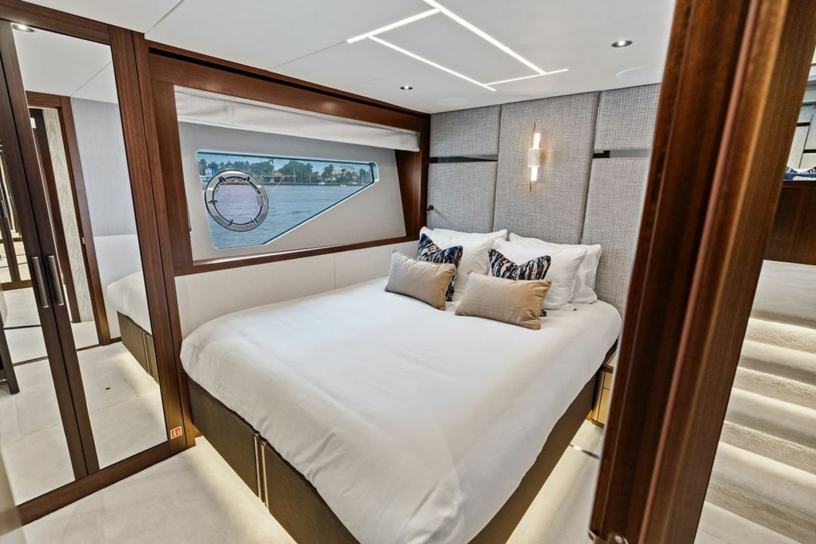 2026 Sunseeker 88 Yacht - Photo 83