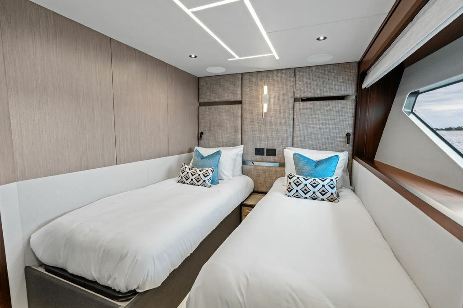 2026 Sunseeker 88 Yacht - Photo 91