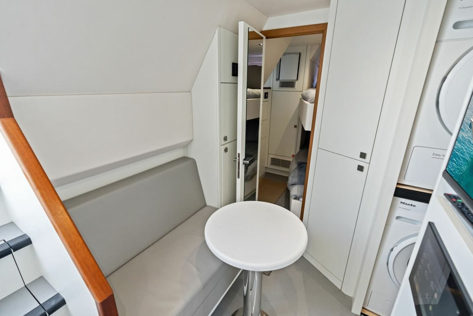 2026 Sunseeker 88 Yacht - Photo 96