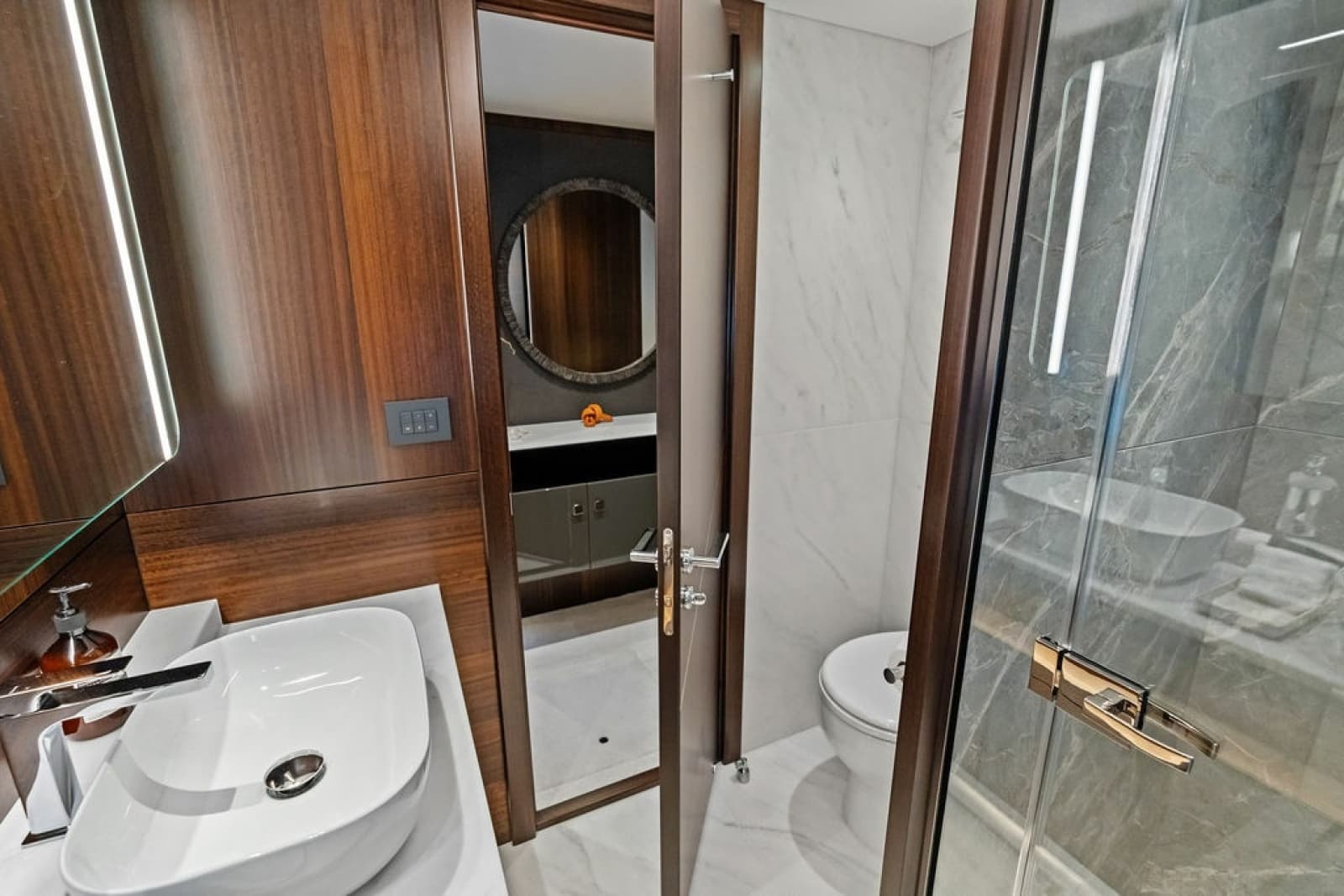 2026 Sunseeker 88 Yacht - Photo 80