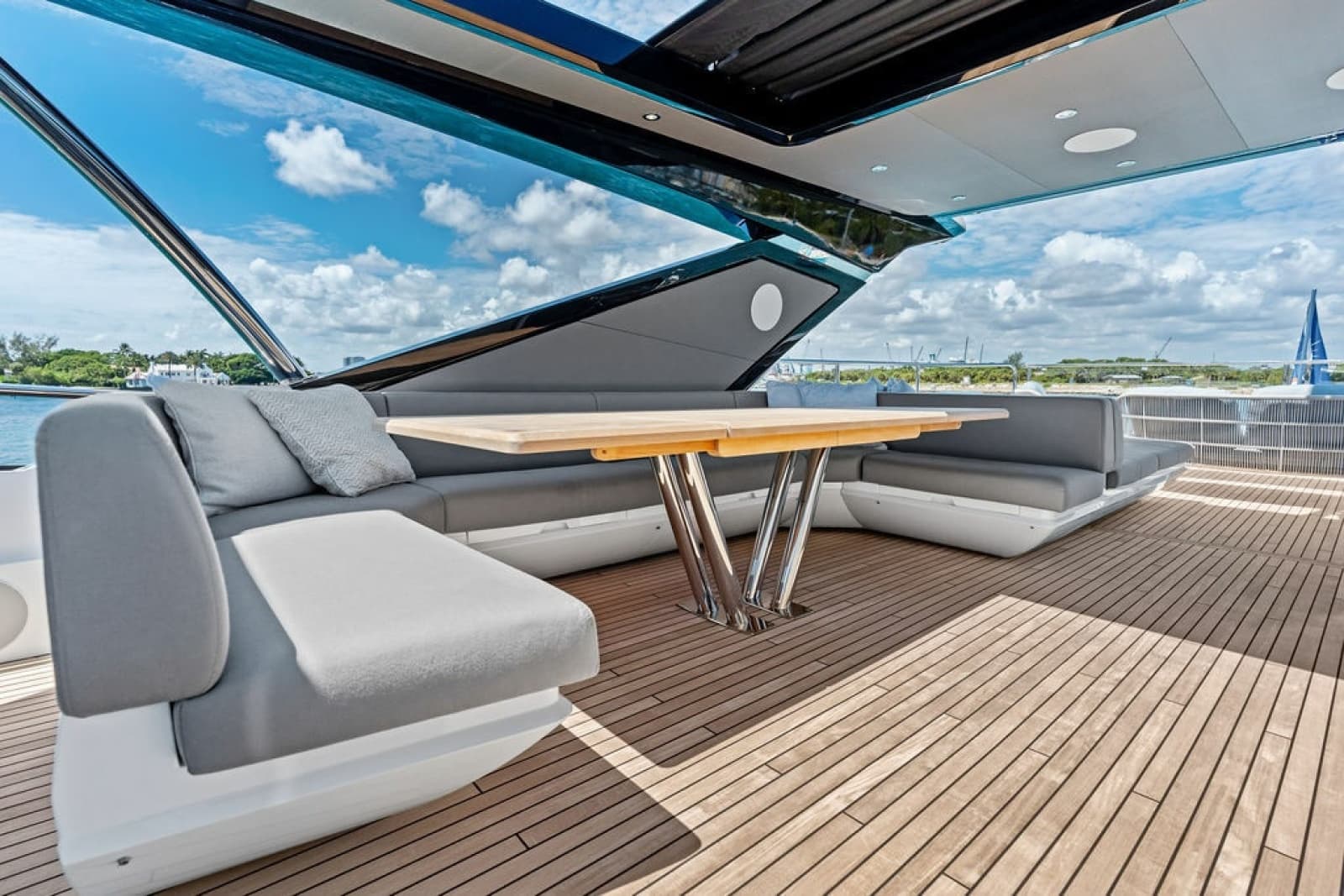 2026 Sunseeker 88 Yacht - Photo 35