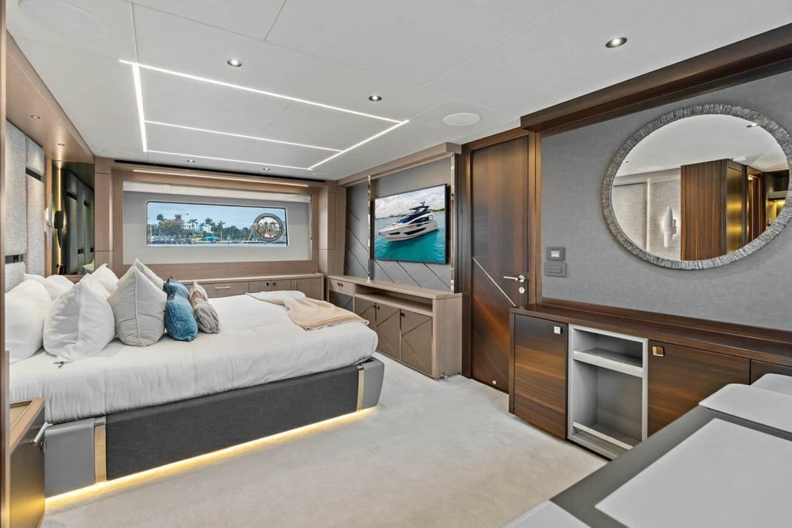 2026 Sunseeker 88 Yacht - Photo 65