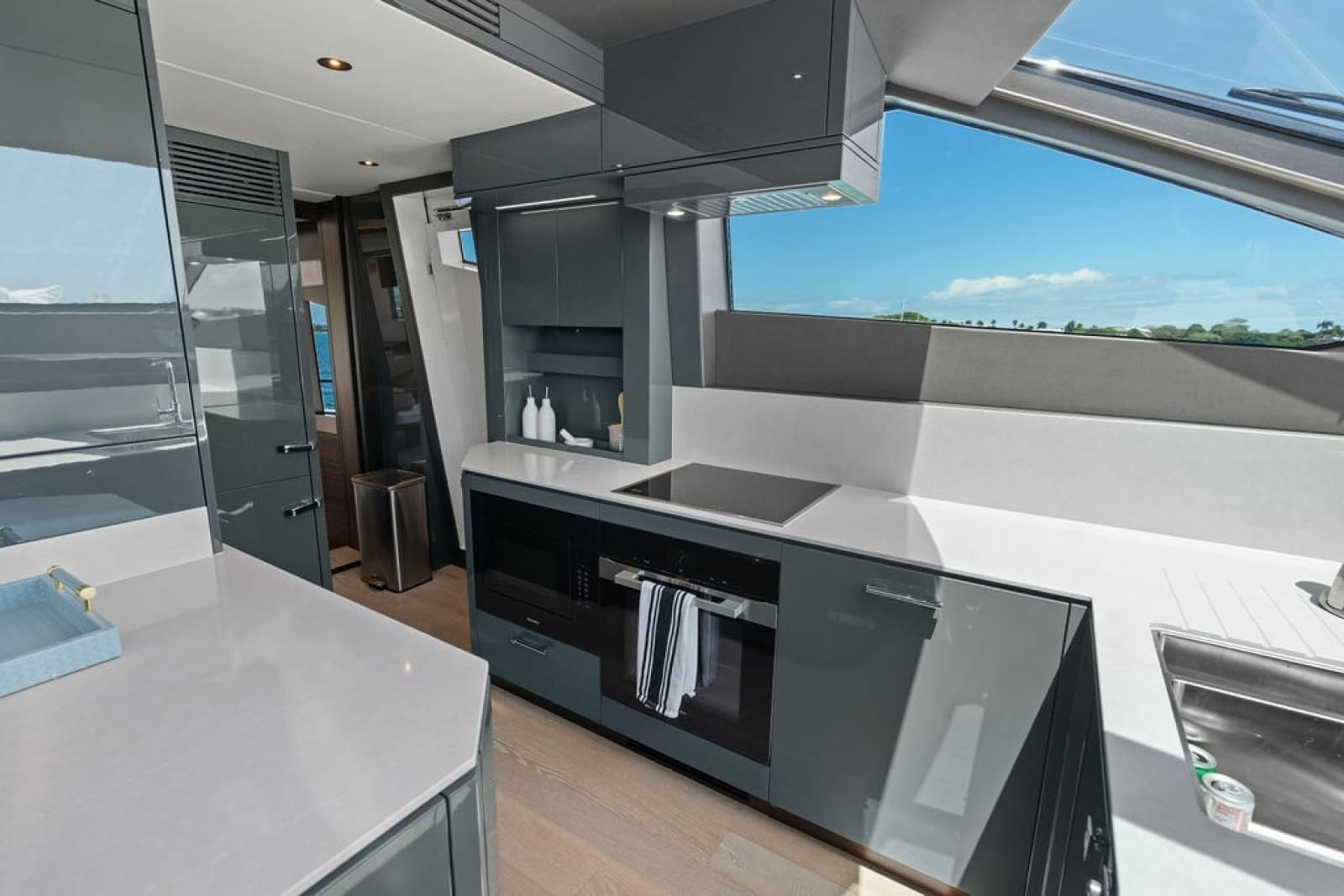 2026 Sunseeker 88 Yacht - Photo 54