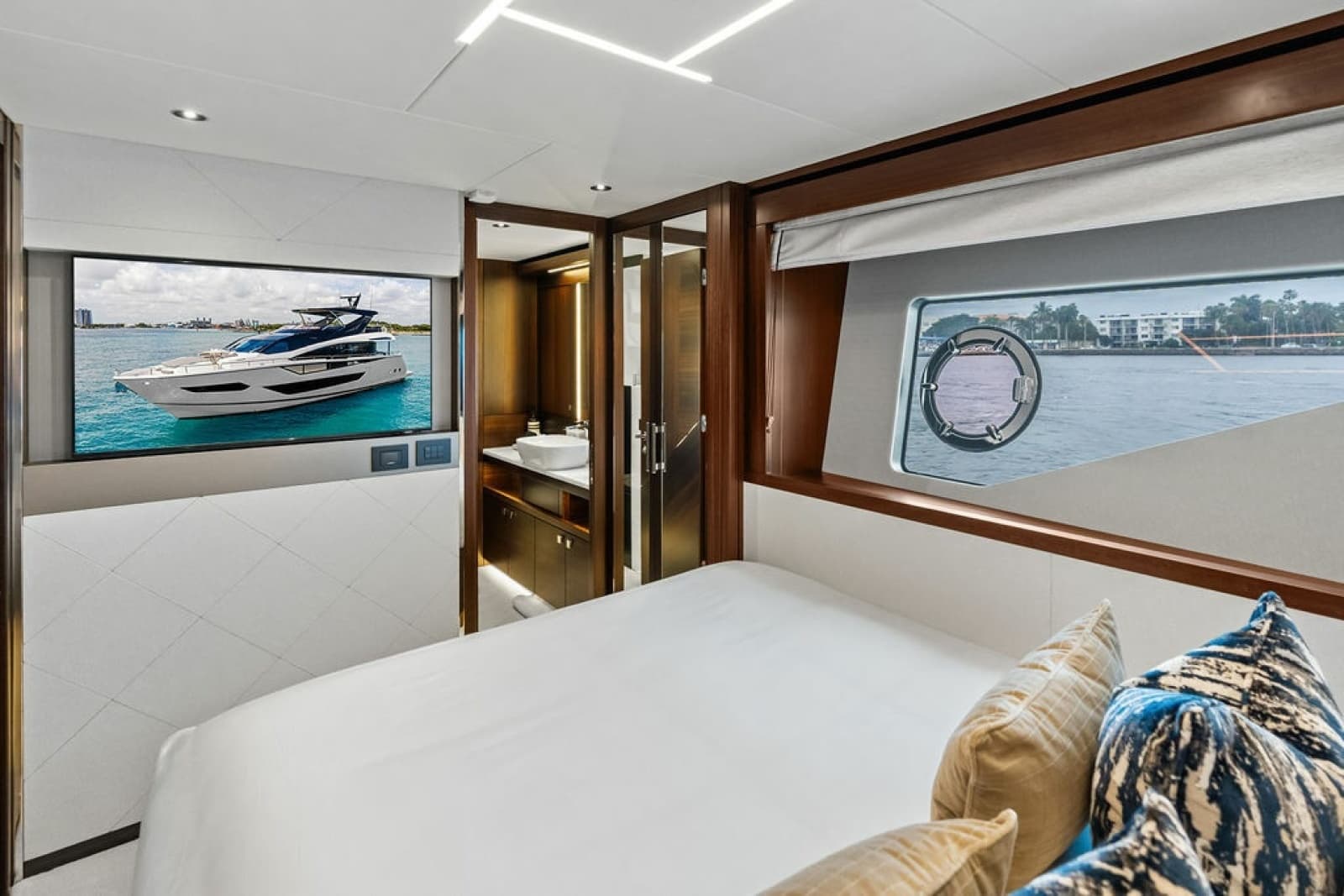 2026 Sunseeker 88 Yacht - Photo 84