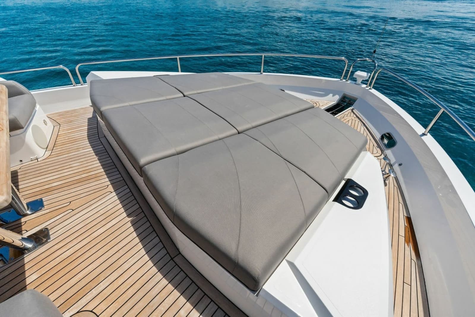 2026 Sunseeker 88 Yacht - Photo 15