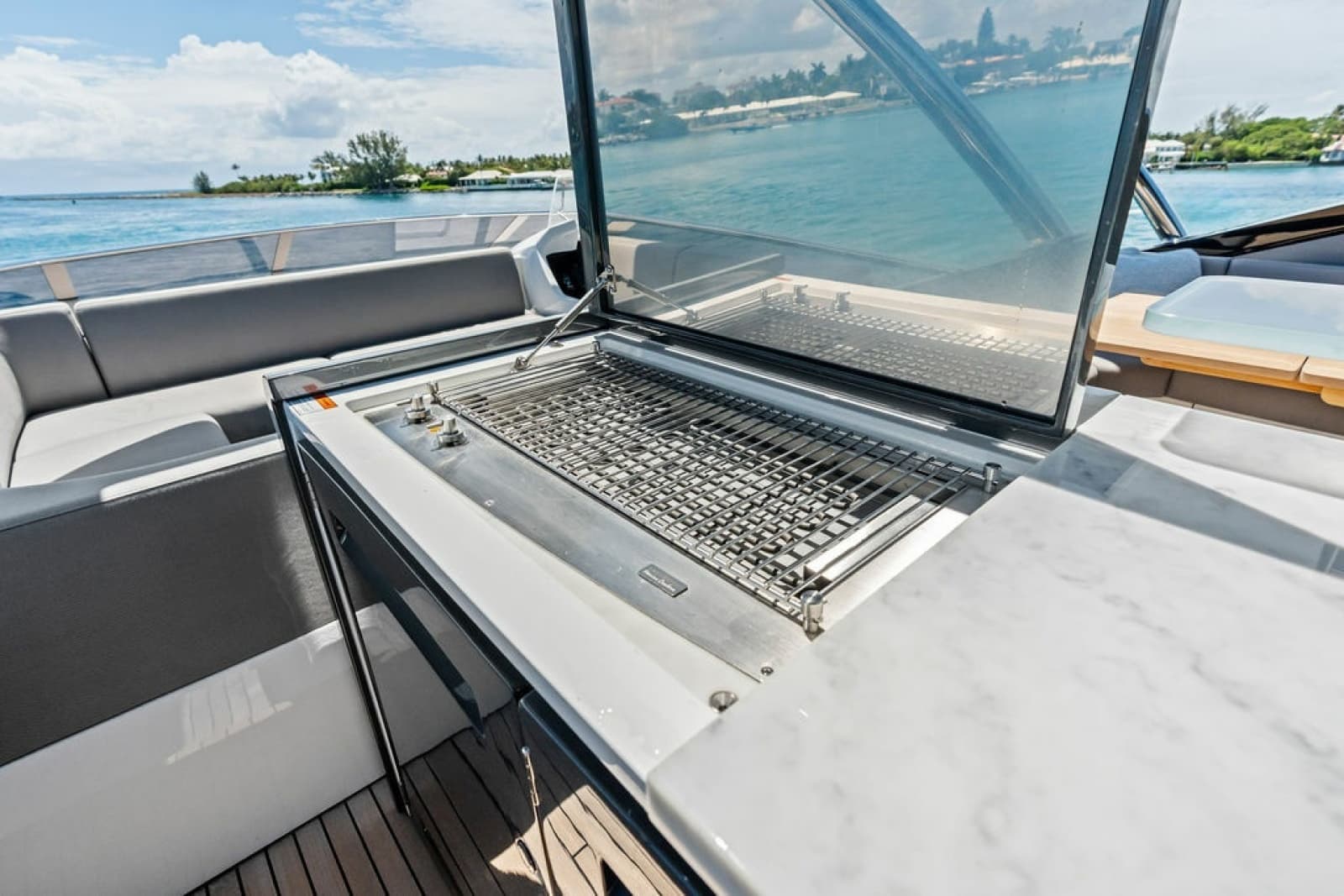 2026 Sunseeker 88 Yacht - Photo 39